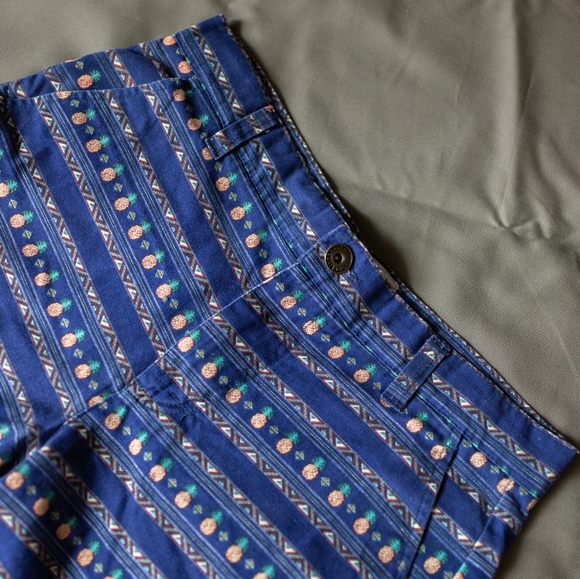 Vintage Pineapple short - Picture 2 of 7